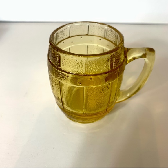 Vinatge tooth pick holder. Amber glass barrel stein shaped glass - Picture 2 of 6